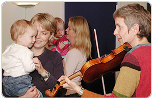 Bilde fra Bogen musikkskole. Musikkgruppe for småbarn.